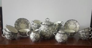 Serviço de chá decorado em prata